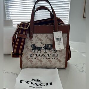 COACH Field Tote 22 Carriage and Horse NWT